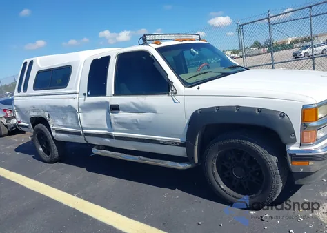 2000 Chevrolet C2500 z USA, uszkodzony, nr VIN 1GCGC29J4YF429311